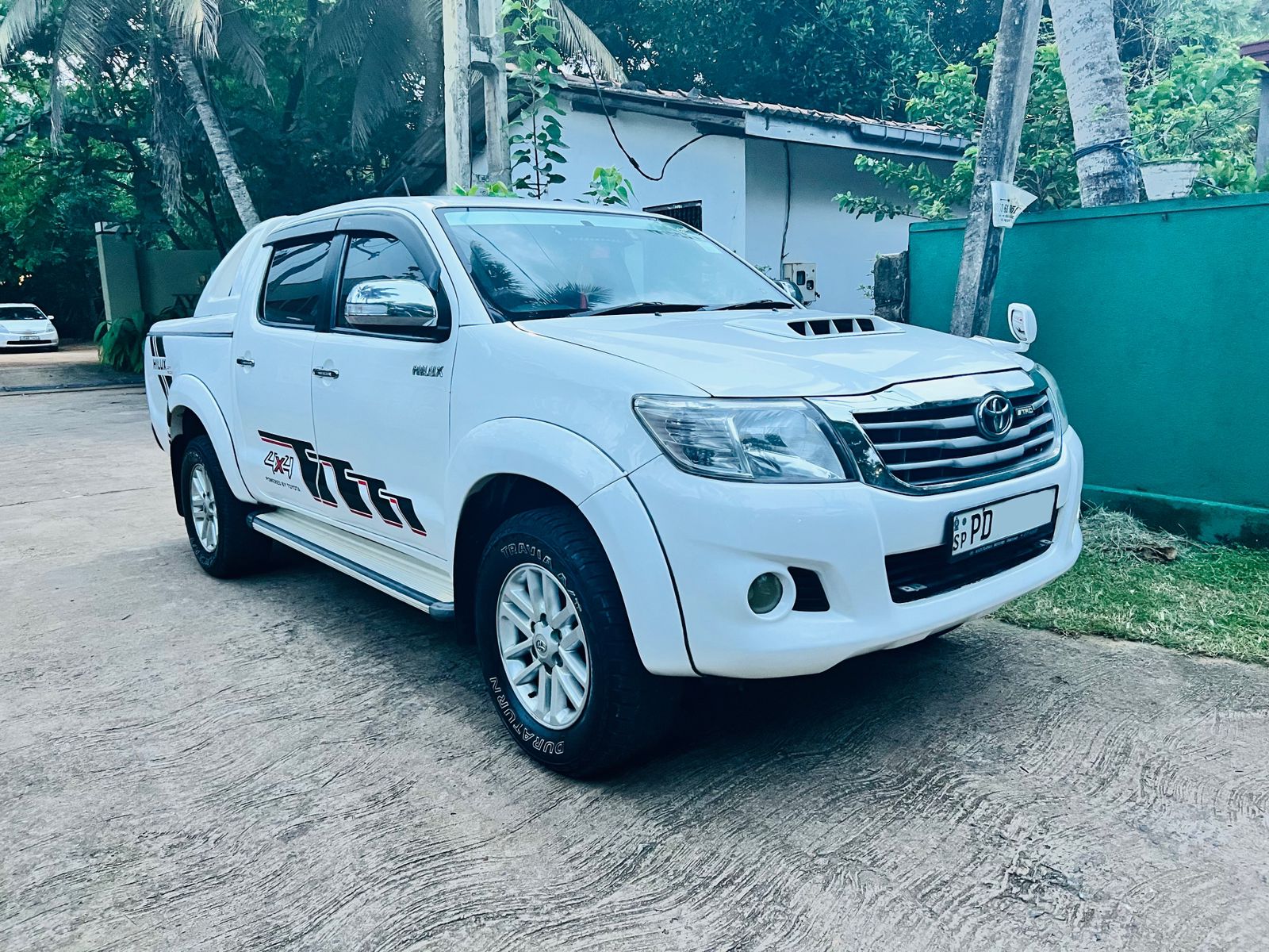 Toyota Hilux Vigo G Grade